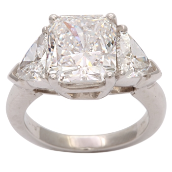 Spectacular Radiant Cut Diamond Ring