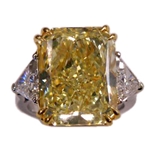 Fancy yellow diamond ring